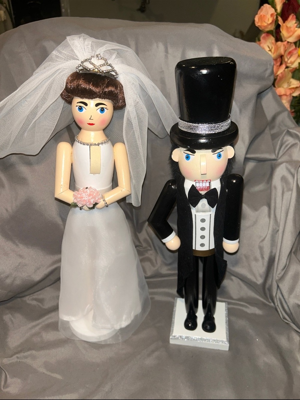 16-inch Bride and Groom Wedding Nutcracker Set